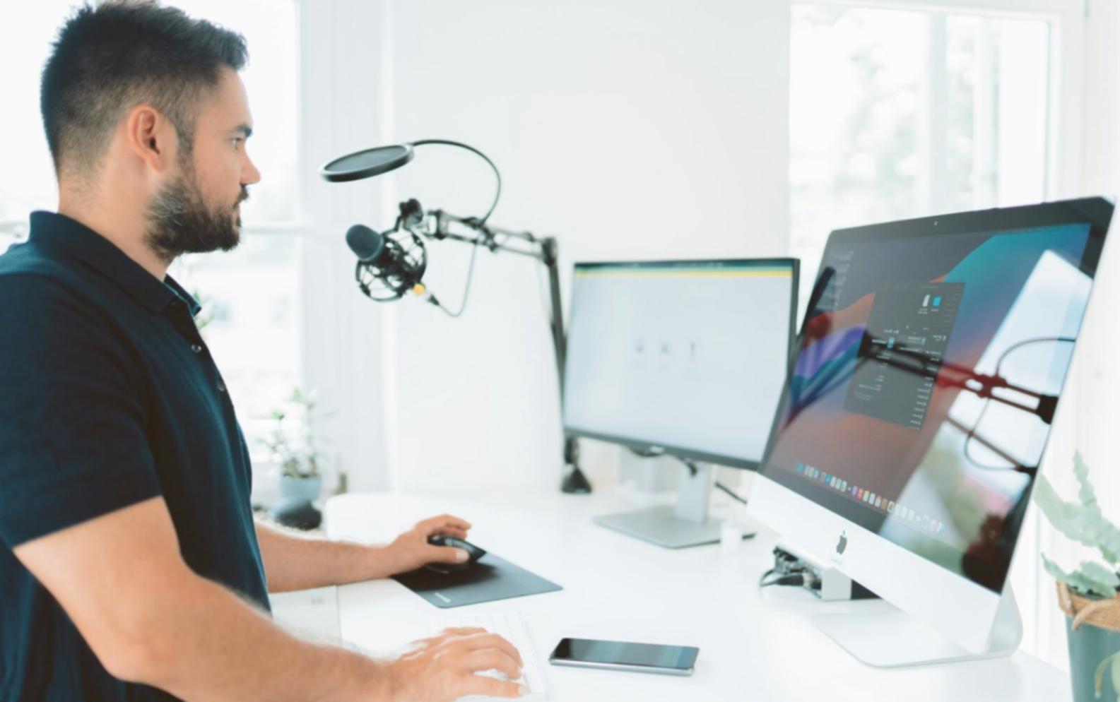 Espace de travail avec graphiques financiers